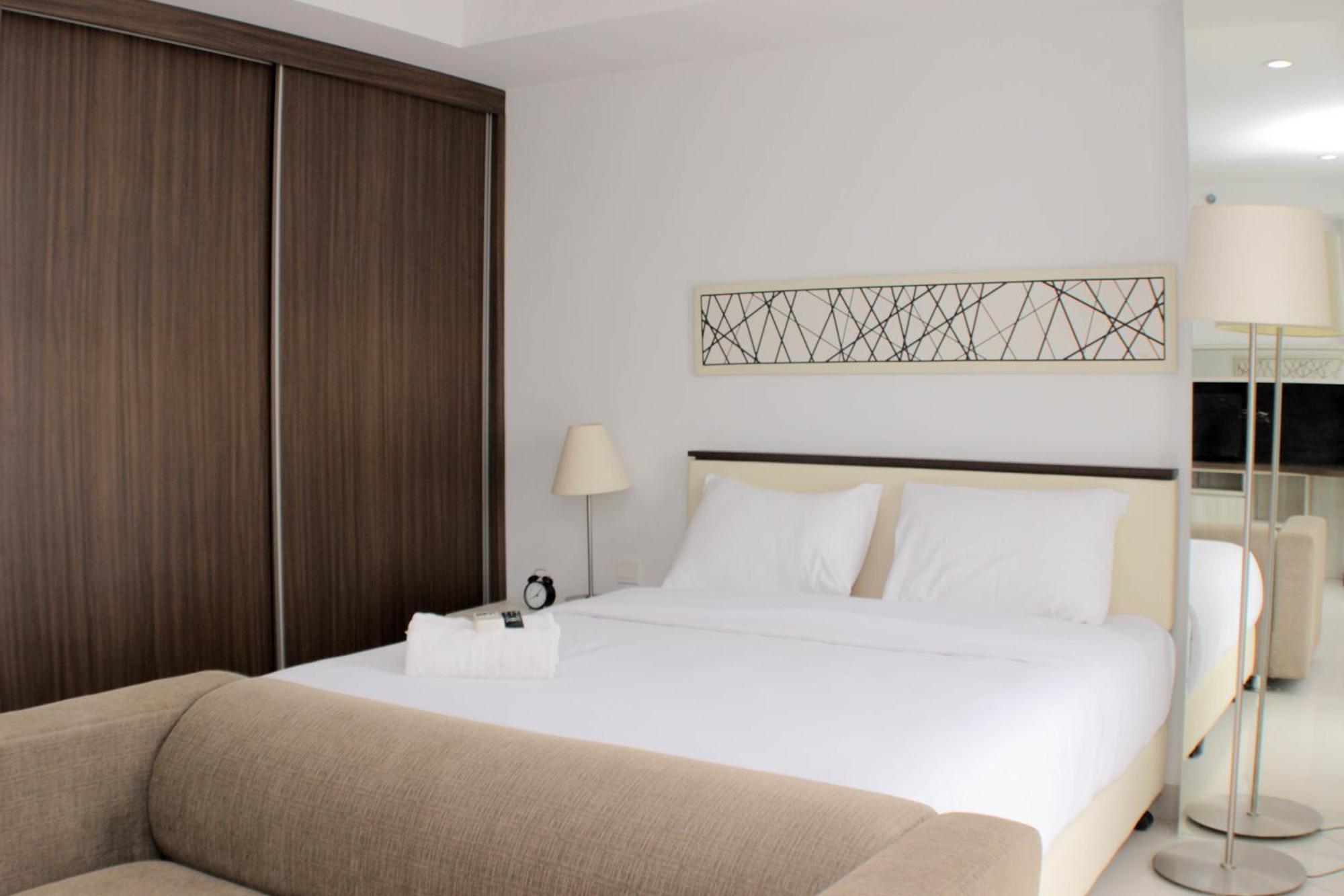 Warm And Cozy At Azalea By Travelio Apartemen Bekasi